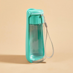 Koerte veepudel v&auml;ikestele ja keskmistele suurtele koertele kassidele &otilde;ues kantav kaasaskantav kutsika lekkekindel joogikauss Labradori Beagle lemmikloomatarbed