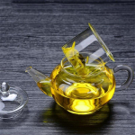 250 ml filtreeritav kuumakindlast klaasist teekann, kahe seinaga v&otilde;i roostevabast terasest vedruga teekann, l&auml;bipaistvast klaasist teekann With the tank