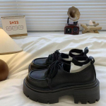 Mustad v&auml;ikese suurusega meeste paksu tallaga k&otilde;rgendatud paeltega v&auml;ikesed nahast kingad naistele, mitmek&uuml;lgsed retro Briti stiilis 35