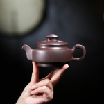 250 ml Esteetilised Yixing Purple Clay teekannud K&auml;sitsi valmistatud ilukann Toores maakivist Punase muda veekeetja Zisha teekomplekt Craft Collection Craft