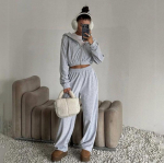 Naiste &uuml;hev&auml;rvilised pikkade varrukatega kapuutsiga V-kaelusega kapuutsid, &uuml;likond s&uuml;gistalvised lahtised laiad p&uuml;ksid S helehall v&auml;rv