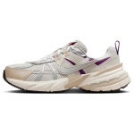 Nike V2K Run Premium Light Bone Viotech Naiste tossud Cream Sanddrift Metallic-Silver HF4305-072 44.5