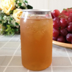 Joogikotid t&auml;iskasvanutele Kastmepudelid Konserveeritud piima Tee s&auml;ilitusmahutid l&auml;bipaistvad puhas