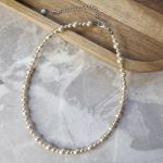 P&auml;rlitega choker kaelakee &ndash; Kunstp&auml;rlid, Elegantne k&auml;sitsi valmistatud ehe one size elevandiluuvalge