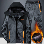 Meeste talvine v&auml;rviblokeeriv soe plusssuuruses &uuml;likond kapuutsiga jope + veekindlad soojad p&uuml;ksid, kaheosaline komplekt XS