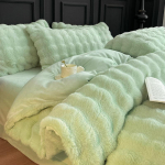 Kerge luksuslik tippklassi k&uuml;&uuml;liku samet neljaosaline talvine paksendatud soe kahepoolne sametpiim sametine tekikate antistaatiline voodipesu Sheet type 4PCS