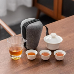 1 komplekt valgest portselanist reisitee komplekt V&auml;ike teetassi komplekt &Uuml;ks keraamiline pott ja kolm tassi kaasaskantav kiirk&uuml;laliste tass Kung fu teen&otilde;ud keraamilised tassid Joomine Te 1 Set