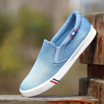 Denimst Meeste l&otilde;uendist kingad Slip-On tossud Meeste Lamedad Hingavad p&uuml;ksid meestele Suvised jalatsid Heledad mustad kingad Jalatsid 44