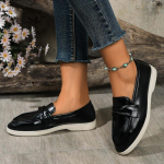 Naistejalatsid Br&auml;nd Slip-on Naiste tasapinnalised kingad Moodsad metallkaunistus vabaaja lamedad naiste kingad Uued kristallilised suures suuruses lamedad madalad kontsad 36