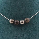 Pierres et Min&eacute;raux. Collier 4 perles Pyrite d'Espagne 8 mm. Chaine en acier inoxydable Collier femmes, hommes. Taille personnalisa