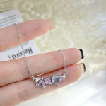 Prantsuse elegantne retroh&otilde;bedane p&auml;rlmutterkaelakee, kerge luksus, k&otilde;rge temperament, rangluukett, mitu suurust naistele