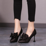 Moodsad pealelibistatavad siidist lipsukesega pumbad naistele, seksikad terava ninaga stilettokontsad, peokingad naistele, mustad punased &uuml;lisuure kontsaga pumbad naistele 8,5 cm 35