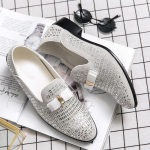 Moodsad Vabaaja Meeste Kingad Meeste Mokassiinid Luksusbr&auml;ndi Kivid Itaalia Mood Meeste Disainer Pulmad Elegantne Mokassiinid Slip-On S&otilde;idukingad 38 valge