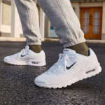 Nike Air Max BIA Valge Must Hall 42