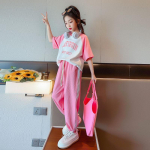 T&uuml;drukute suvine vabaajakomplekt teismelistele lastele, moekirjaga tr&uuml;kitud t-s&auml;rk + p&uuml;ksid, 2-osaline spordir&otilde;ivad, lasteriided 5T roosa