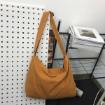 Moodne mitmek&uuml;lgne messenger-kott Naiste suure mahutavusega retrol&otilde;uendist kott &otilde;pilaste kott Lihtne kandekott must