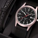 Dsimple Moodne Spordi Meeste Kvartskell Nailonist Rihm Meeste Vabaaja Helendav Kell ja K&auml;ev&otilde;ru