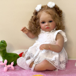 Realistlikud Reborn Baby Dolls Tutti Pehmest riidest keha, 24'' 60 cm Simulatsioon Nuku kandmine Valge kleit Elutruud vasts&uuml;ndinud beebim&auml;nguasjad lastele V&auml;ikelapse s&uuml;nnip&auml;evakingitus 60cm cloth body