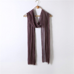 Kevad- ja suvine lipsuv&auml;rviga tutisall &ndash; puuvillane ja linane plisseeritud pael 60x220cm