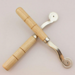 Serrate Edge Pattern Tracer Tracing Wheel Tailor Stitch Marker Puidust k&auml;epidemega &otilde;mblust&ouml;&ouml;riistade komplekt