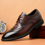 Meeste kleidis kingad platvormkingad paeltega oksfordid brogue &Auml;ri Casual Meeste kingad Mokassiinid &auml;ri pulmakingad meestele 38 must