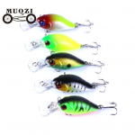 5 tk kalap&uuml;&uuml;gipeibutis Minnow ujuv Crankbait Bait Jig Hook komplekt koos varustuskastiga
