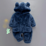 V&auml;ikelaste laste&uuml;likond s&uuml;gis- ja talvised mudelid pl&uuml;&uuml;sis &uuml;likond Pehme kost&uuml;&uuml;m poistele ja t&uuml;drukutele Kapuutsiga &uuml;likond Kaheosalised vabaaja komplektid Koduteenindus 110 tumesinine v&auml;rv