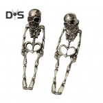 1 paar naiste Halloweeni k&otilde;rvar&otilde;ngad skeleti kujuga punk liialdatud poleeritud sulamist pealuu ehted klubi pidu k&otilde;rva ehted h&otilde;be