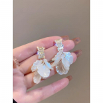 Super Fairy Shell Flower K&otilde;rvar&otilde;ngad Tipptasemel k&otilde;rvar&otilde;ngad Ni&scaron;idisainiga French Stud K&otilde;rvar&otilde;ngad Temperament k&otilde;rvar&otilde;ngad Naistele