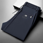 Meeste s&uuml;gis-/talvised sirge s&auml;&auml;rega venivp&uuml;ksid &ndash; paks, elastne v&ouml;&ouml;koht, avara kujuga tr&uuml;kiga spordip&uuml;ksid L