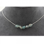 Pierres et Min&eacute;raux. Collier 5 perles Apatite du Br&eacute;sil. Chaine en acier inoxydable Collier femmes, hommes. Taille personnalisable.