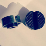 Universaalne kummist tungraua padja tugi n&auml;put&auml;is keevispiluga p&otilde;randa raami siini adapteri auto eemaldamise remondit&ouml;&ouml;riist VW Ford KIA Renault jaoks must