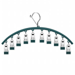 1 tk k&otilde;vera kujuga riidepuu, metallist joogap&uuml;kste riidepuud, p&uuml;ksiriide 10 riidel&otilde;ksuga, ruumi s&auml;&auml;stvad rippuvad riidepuud, kummikattega riidekapp,