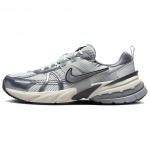 Nike V2K Run Pure Platinum Wolf Grey Naiste tossud Cool-Grey Metallic-Cool-Grey FD0736-003 35.5