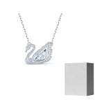 Swarovski kristallidega kaunistatud logo ripatsiga kett F-Camellia Embossed Gift Box valge