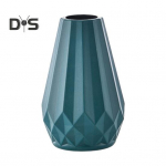 Lillevaas geomeetrilise disainiga lillehoidja, sile pind Stiilne p&otilde;hjamaine vaas kodu kaunistamiseks lauale