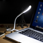 Minis&uuml;learvutid USB LED-lamp puuteandur, h&auml;mardatav laualamp Laetav lugemislamp