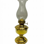 Peen Vanaaegne Messingist Lamp Latern: Ajatu elegants valgustuses.