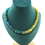 Pierres et Min&eacute;raux. Collier perles Serpentine + Apatite 8 mm. Chaine en acier inoxydable. Collier femmes, hommes. Taille personnal