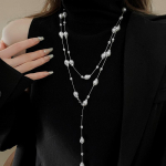 Ebaregulaarne pikk p&auml;rlikee naistele Kerge luksuslik retrokett, lihtne elegantne aksessuaar