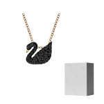 Swarovski kunstkristallkivist, roosakulla tooni pinnatud kaelakeed naistele, must F (One Size Fits All)-Camellia Embossed Gift Box must