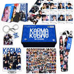 Stray Kids KARMA 4. albumi Merch kinkekarbi komplekt - Lomo kaardid V&otilde;tmehoidja Kleebised Pael Seisualus K&auml;siraamatu teip L&auml;bipaistev kaart Kpopi kaup STAY kingitus