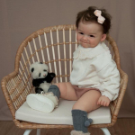 Origin Brand 60cm Smile Dimple Reborn Baby Doll Raya K&auml;sitsi valmistatud juurtega juustega vasts&uuml;ndinud nukud t&uuml;drukutele riidest keha Bebe Reborn Doll mudilaste festivali kingitus 60cm