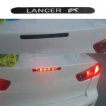 S&uuml;sinikkiust tagatule auto piduritulelaternate kleebised Mirtsubishi Lancerile