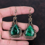 Tahuline Sambia smaragd k&otilde;rvar&otilde;ngas Vasktraadiga m&auml;hitud k&otilde;rvar&otilde;ngas Vaskehted Ehtne v&auml;&auml;riskivi K&auml;sitsi valmistatud k&otilde;rvar&otilde;ngad Kingitus emale Traadiga m&auml;hitud ehted