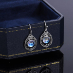 Loomingulised k&otilde;rvar&otilde;ngad naistele Stiilsed kuukivist r&otilde;ngask&otilde;rvar&otilde;ngad peened peomehted h&otilde;bedast ehted tsirkoonist China sinine