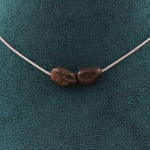 Pierres et Min&eacute;raux. Collier 2 perles Opale Boulder d'Australie. Chaine en acier inoxydable Collier femmes, hommes. Taille personna