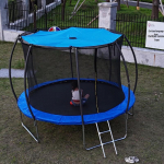 Trampoliini p&auml;ikesekate