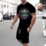 Suures suuruses meeste anime pealuu graafilise tr&uuml;kiga T-s&auml;rgi ja l&uuml;hikeste p&uuml;kste komplekt, &uuml;lisuured trendikad 2 tk r&otilde;ivad, meeste r&otilde;ivad S