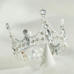 V&auml;ikese krooniga tordikaunistused retro laste mini s&uuml;nnip&auml;evakroonkaunistused printsessi kuldne h&otilde;bedane kroonsulamist